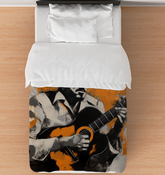 Minimalist Horizon Comforter