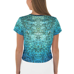 Woman wearing Artistic Aura Crop T-Shirt with jeans.