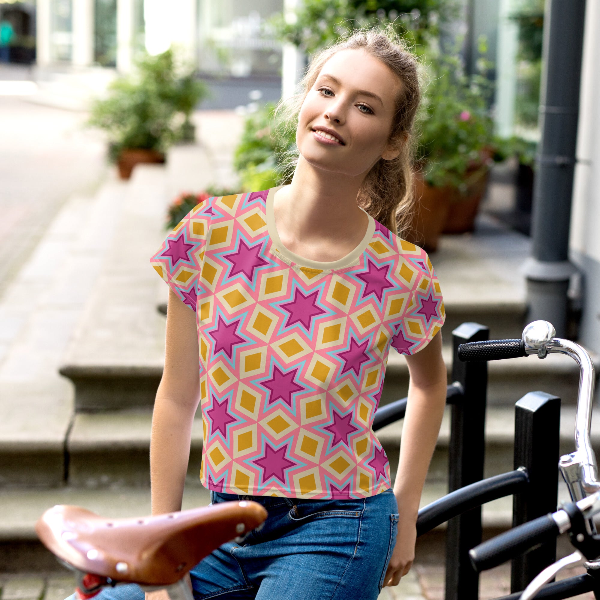 Woman wearing retro style Vintage Vibes Crop Tee.