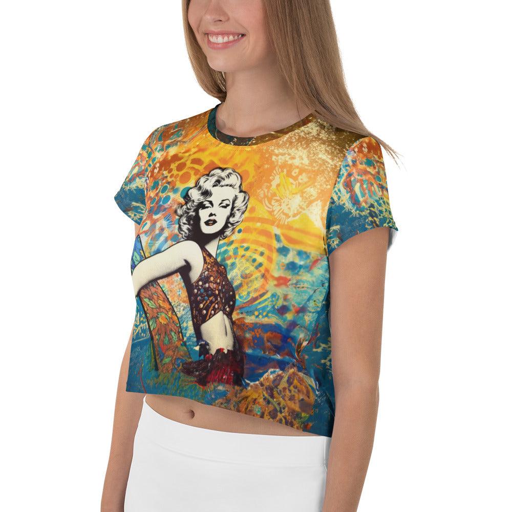 Eye-catching Surfing 5-06 Crop Tee for those who love to stand out