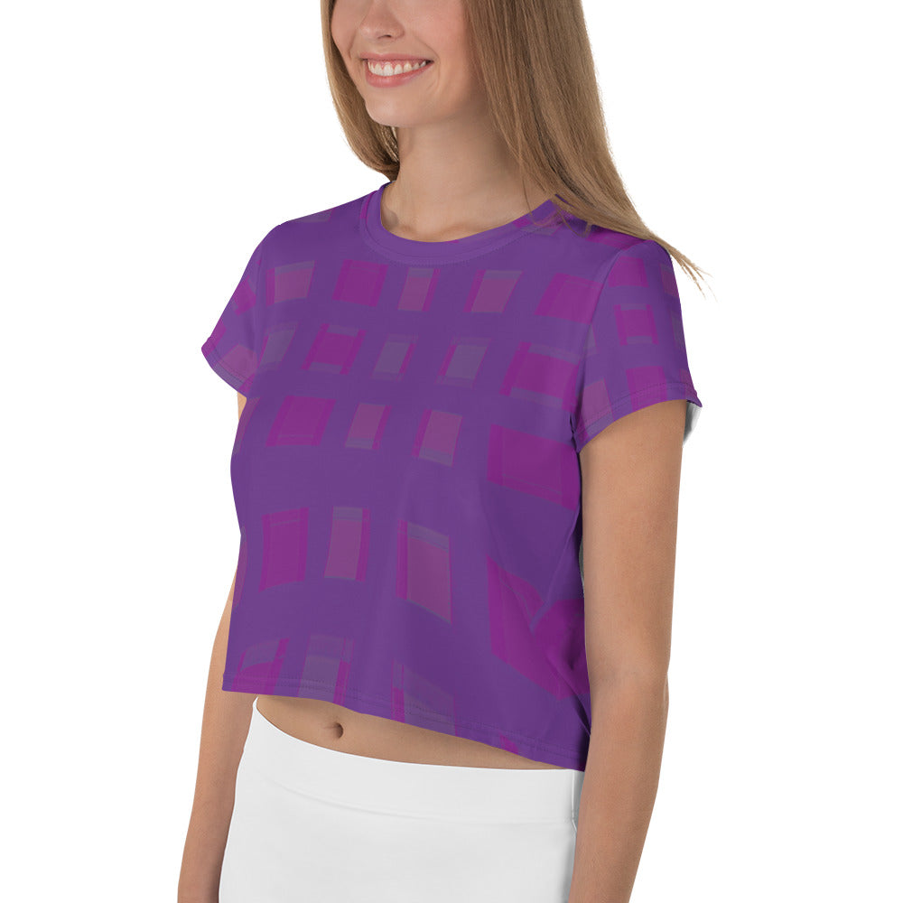 Stylish box stripe crop t-shirt with a boho chic flair.