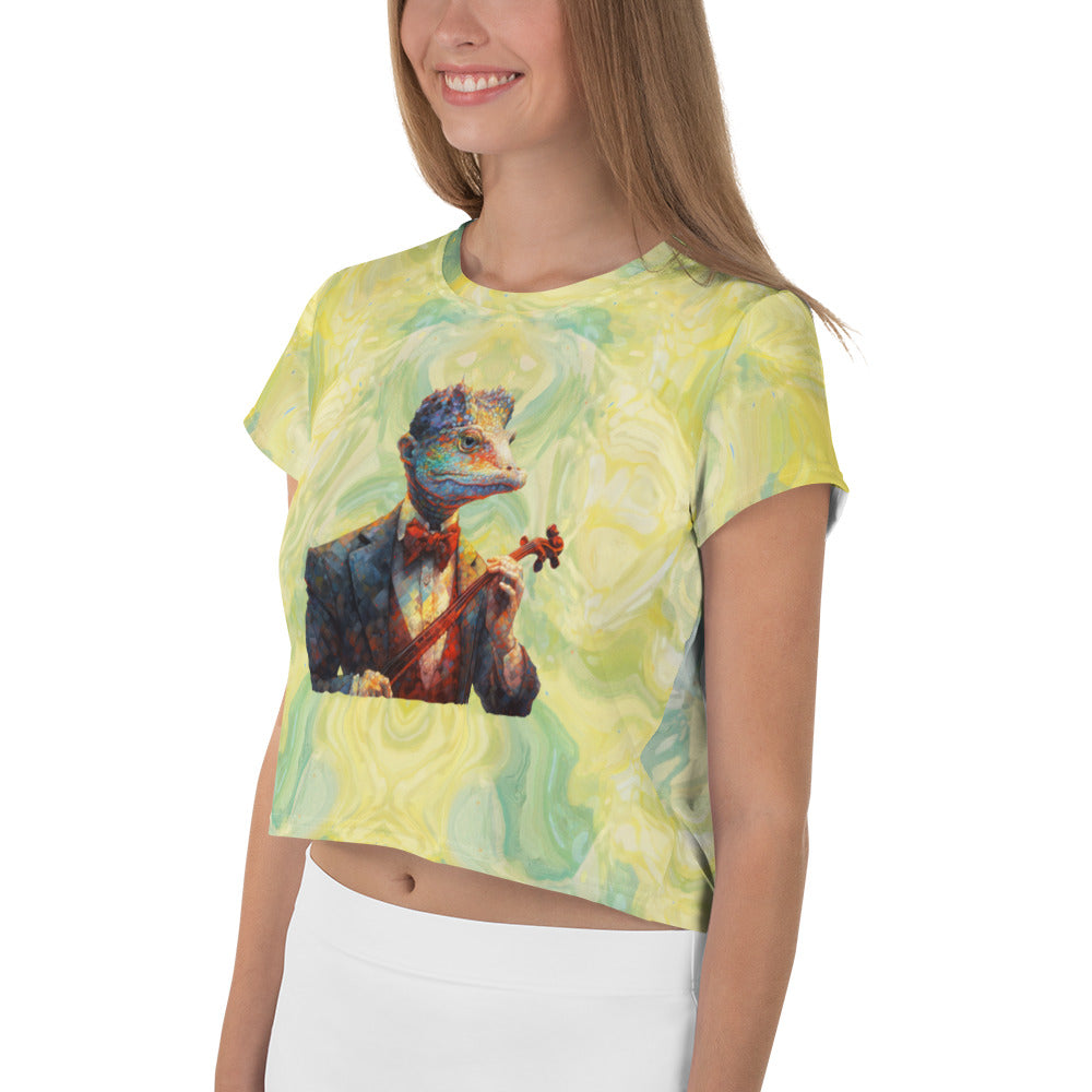 Comfortable and chic fox crop tee for everyday wear.