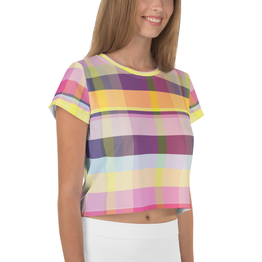 Fashion-forward crop t-shirt featuring a sunrise spectrum, ideal for adding a touch of dawn's tranquility to your look.