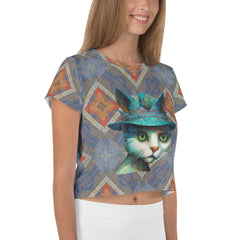 Comfortable and stylish artistic cats crop tee.