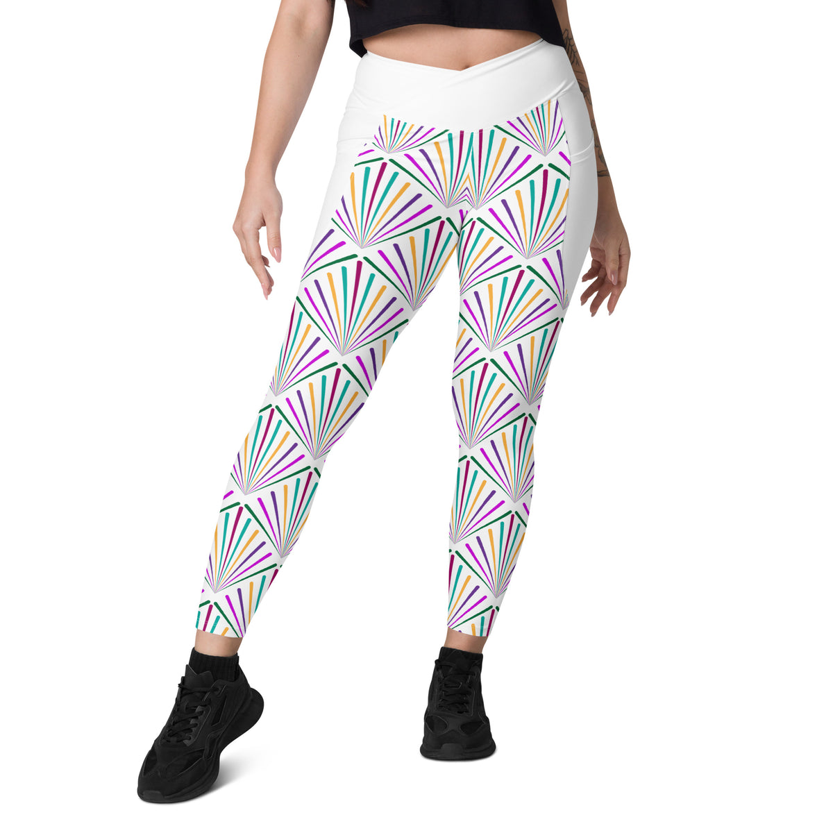 Ocean Waves leggings with side pockets on model