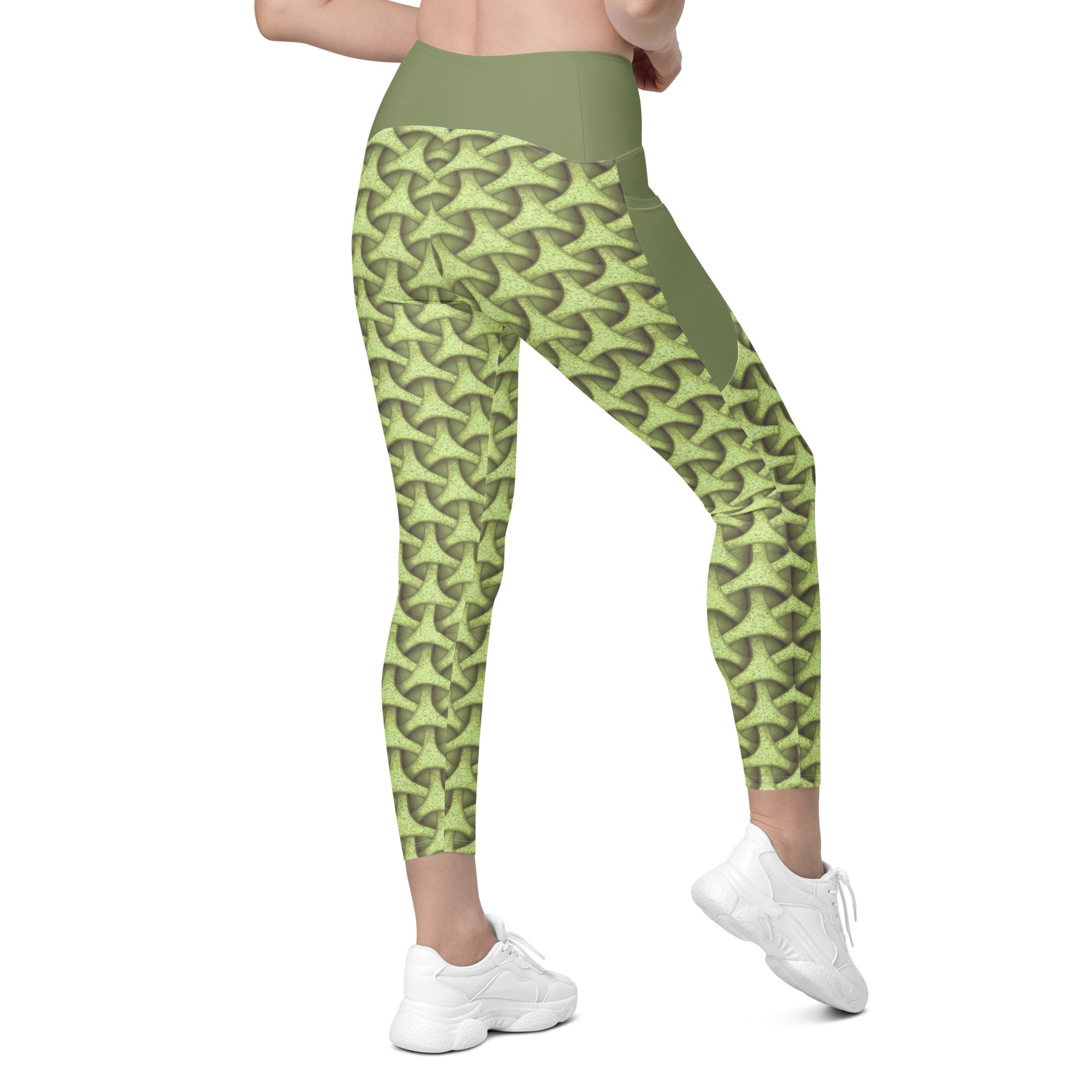 Zenith Zen Tristar Leggings equipped with pockets, ideal for storing small items.
