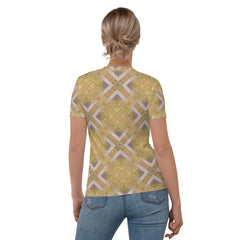 Stylish women's tee with majestic bear graphic for outdoor enthusiasts