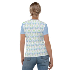 Casual crewneck t-shirt with fall leaf pattern