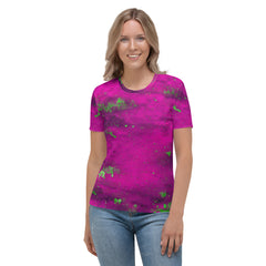 Elegant wine spill motif on women's crew neck shirt.