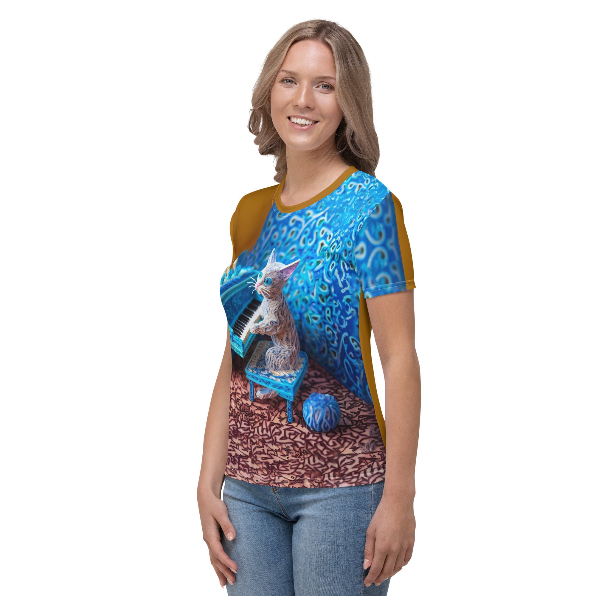 Stylish women's crew neck t-shirt featuring an arctic fox.