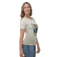 Casual yet chic giraffe motif women's crew neck shirt.