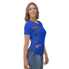 Colorful and lively paint pattern on women's T-shirt.