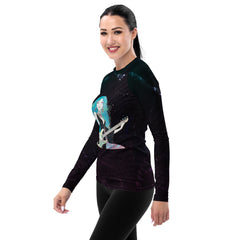 Durable and fashionable women's rash guard for surfing