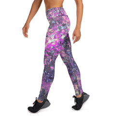 Close-up of vibrant pattern on Colorful-Sparkles-II yoga leggings.