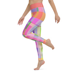 Stretchable and comfortable yoga leggings featuring an intricate geometric maze pattern for stylish yogis.