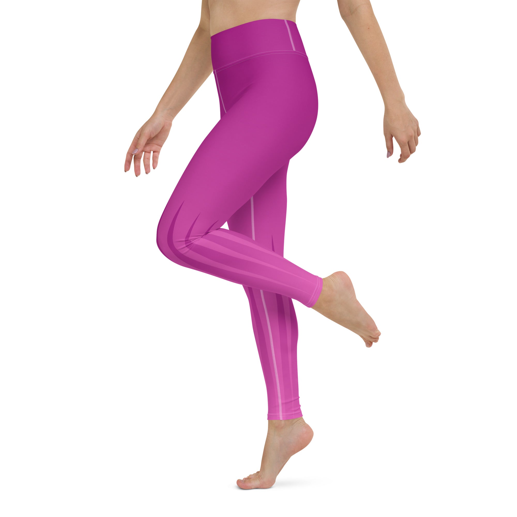 Coral Reef Leggings: Where marine beauty meets yoga, offering a serene backdrop for your poses and stretches.