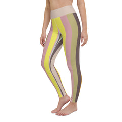 High-quality, stretchable leggings capturing the spirit of a tropical paradise, ideal for both yoga and relaxation.