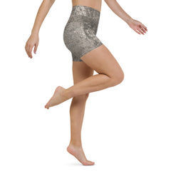 Stylish and Functional Mesh Fusion Yoga Shorts for Active Wear