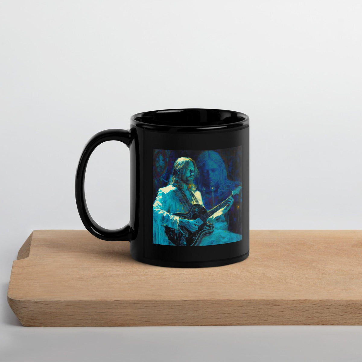 NS-819 black glossy coffee mug on wooden table.