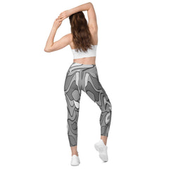 Stylish leggings with V crossover design and practical pockets.