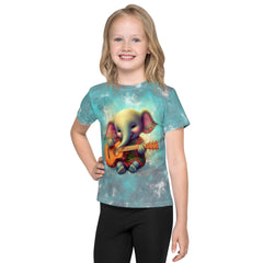 Kid posing in Elephant Parade crew neck T-shirt outdoor.