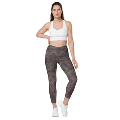 Versatile leggings with Enchanted Pupil print for sport and leisure.