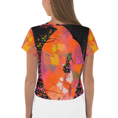 Elegant all-over print crop tee in balletic style for a chic look.