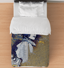 Close-up of the Illustrative Impressions III comforter's soft and cozy texture.