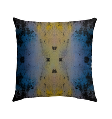 Modern mosaic patterned pillow for outdoor use