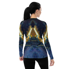 Stylish Pencil Perfection III rash guard for women in action.