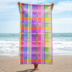 Vibrant Rainbow Spectrum Bath Towel with a full spectrum of colors for a lively bathroom ambiance.