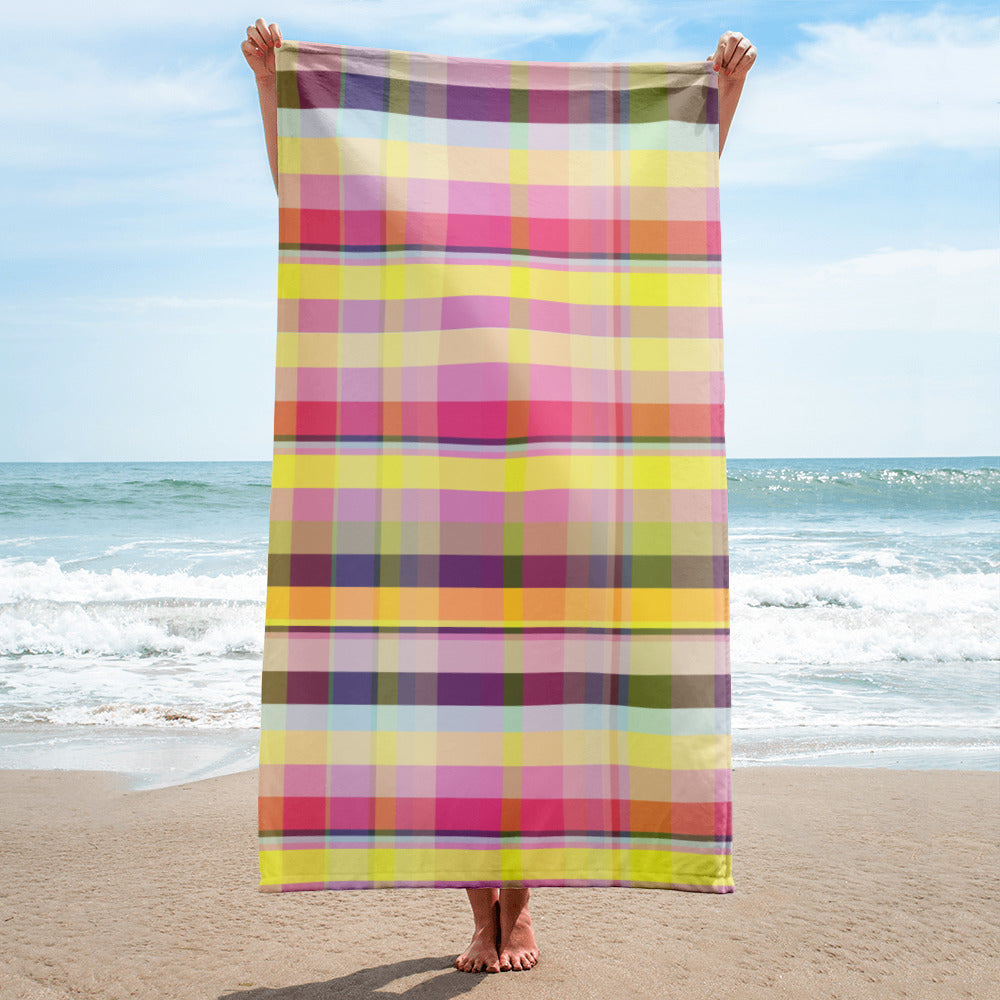 Vibrant Fiesta Fiesta Bath Towel with colorful patterns for a lively bathroom atmosphere.