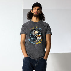 Trendy unisex t-shirt in denim with paisley prints.